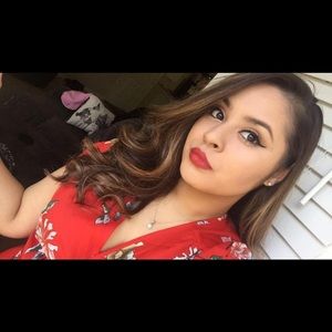 Meet your Posher, Dalia